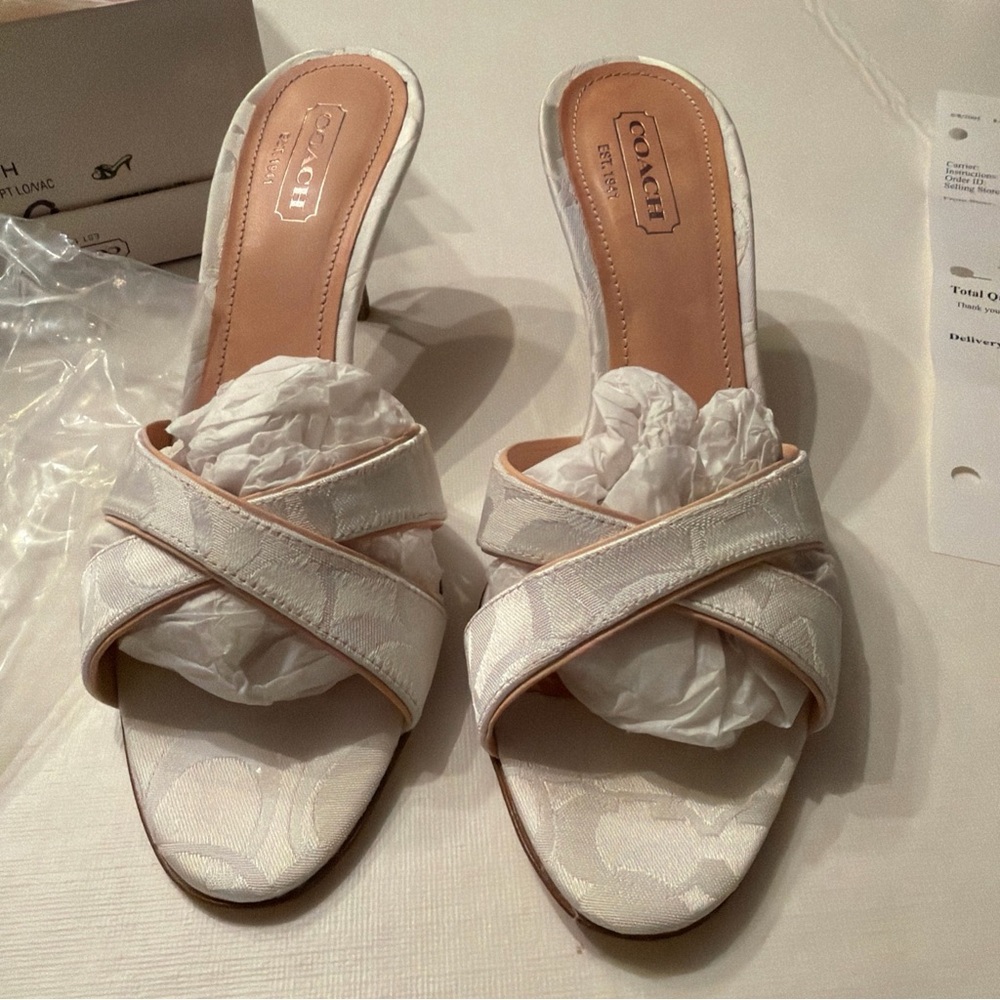 NWT Coach Ciara P595 white signature canvas, natural leather, 9M - Picture 7 of 12